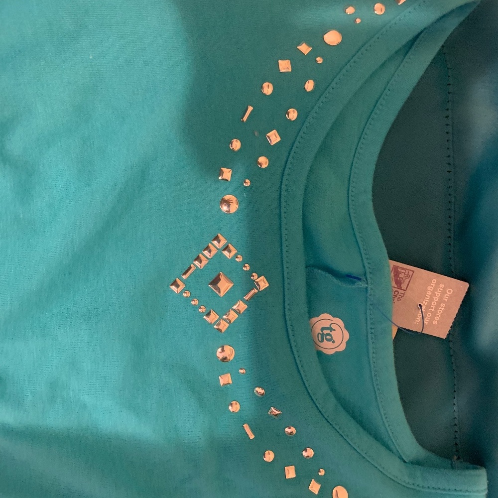 Girls shirt. NWT